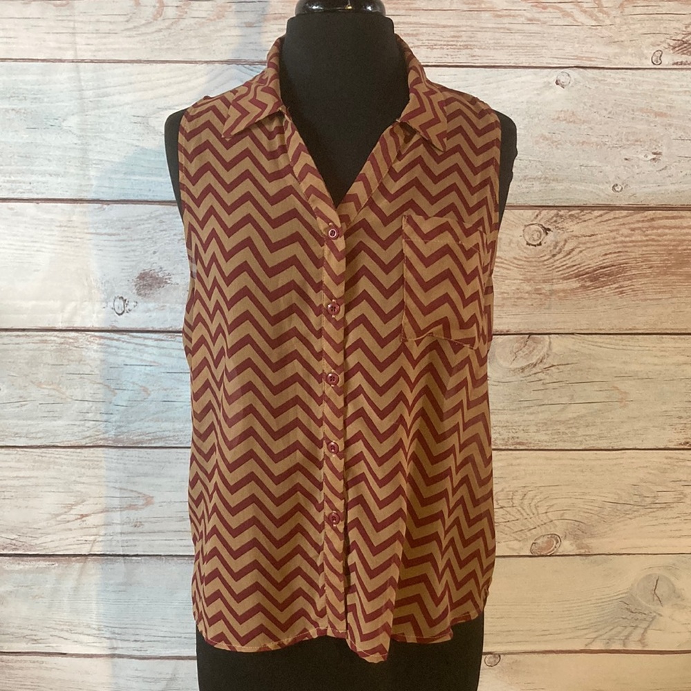 Large sleeveless semi sheer button down top by Poetry. Maroon and tan zi…